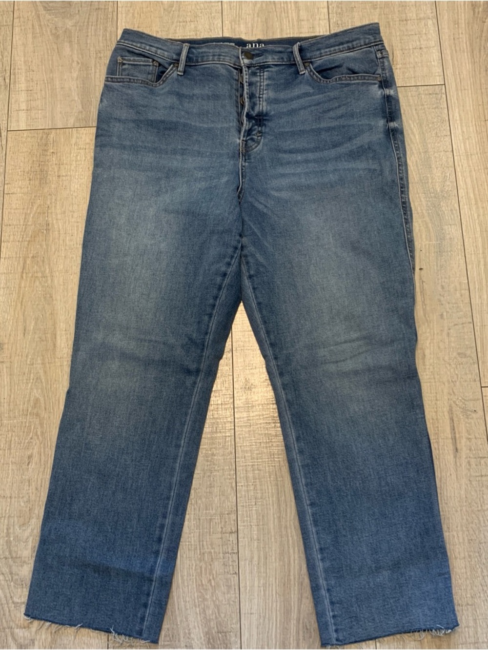 a.n.a Women’s high-rise straight leg Blue Denim Jeans